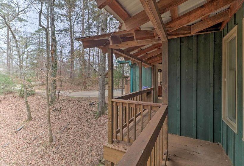 Cozy Conyers Cabin W/ Fireplace & Pool Table!