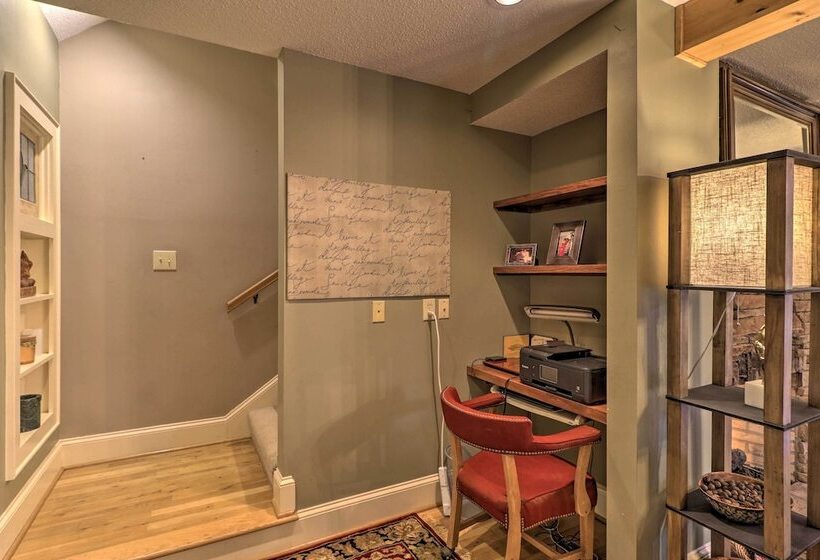 Cozy Conyers Cabin W/ Fireplace & Pool Table!