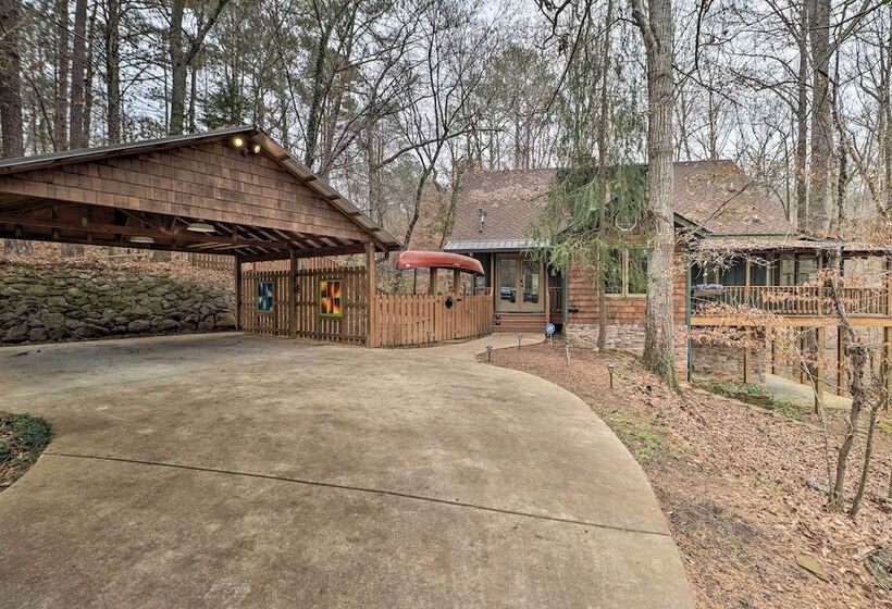 Cozy Conyers Cabin W/ Fireplace & Pool Table!