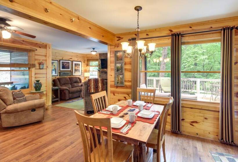Cozy Ellijay Cabin W/ Deck + Indoor Pool Access!