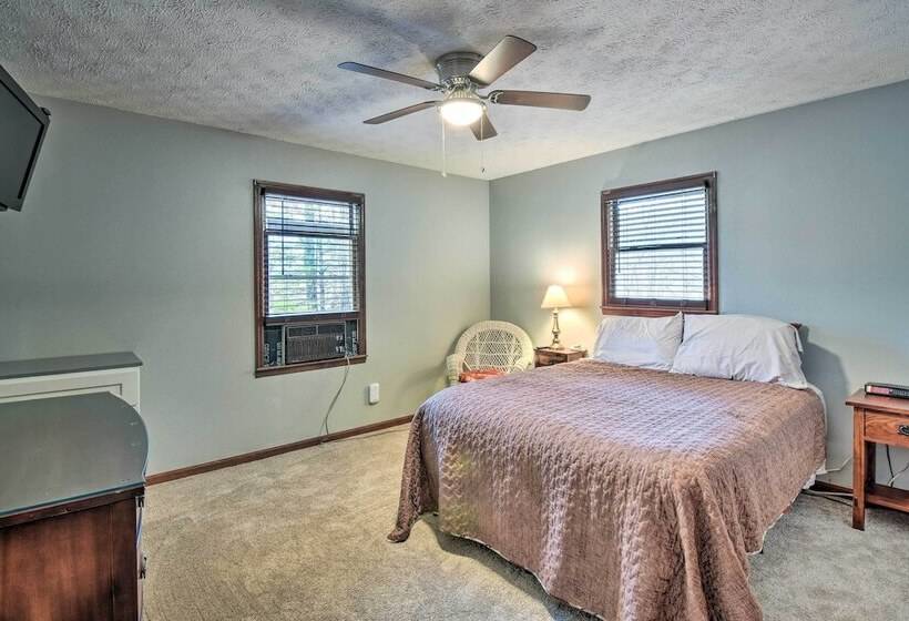 Cozy Hiawassee Cabin   4 Mi To Lake Chatuge!