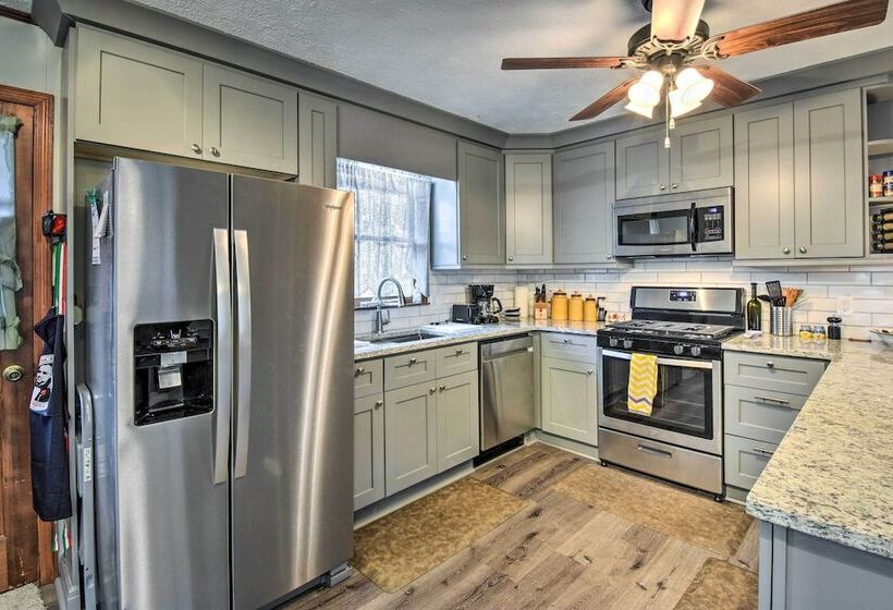 Cozy Hiawassee Cabin   4 Mi To Lake Chatuge!