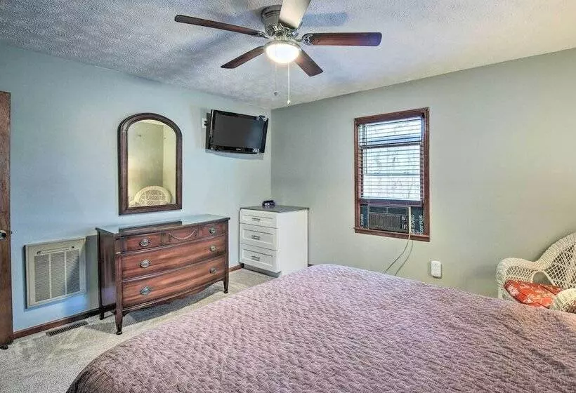 Cozy Hiawassee Cabin   4 Mi To Lake Chatuge!