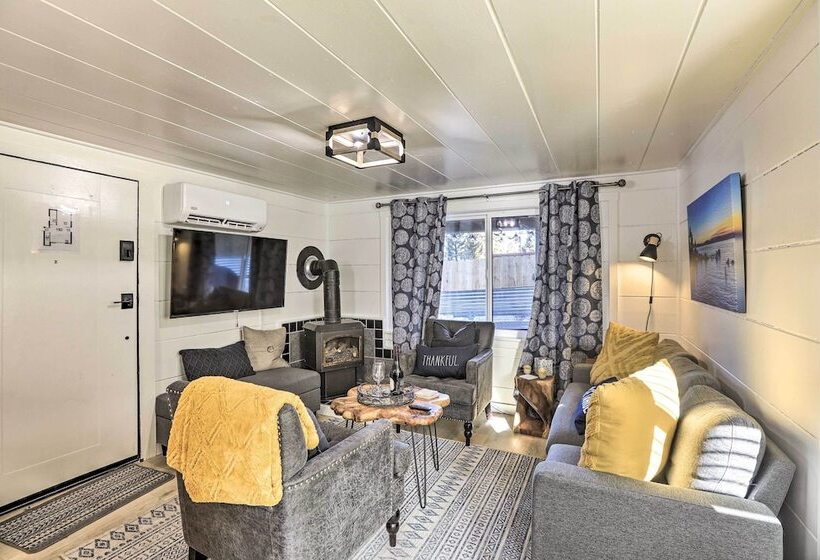 Cozy Zephyr Cove Cabin, Walk To Lake Tahoe!