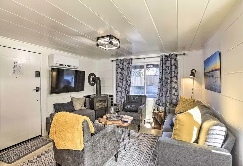 Cozy Zephyr Cove Cabin, Walk To Lake Tahoe!