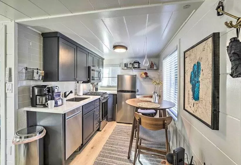 Cozy Zephyr Cove Cabin, Walk To Lake Tahoe!