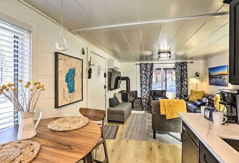 Cozy Zephyr Cove Cabin, Walk To Lake Tahoe!