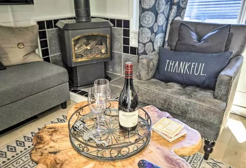 Cozy Zephyr Cove Cabin, Walk To Lake Tahoe!