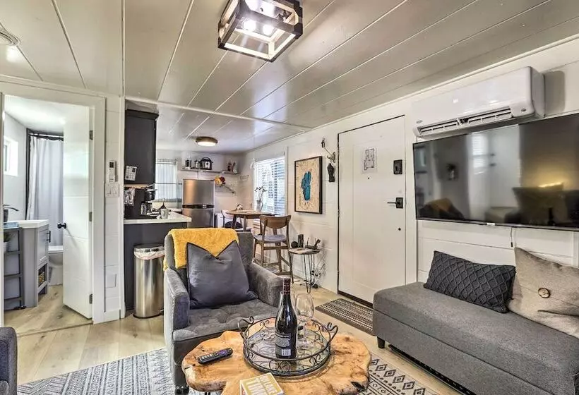 Cozy Zephyr Cove Cabin, Walk To Lake Tahoe!