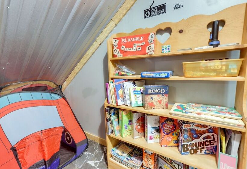 Custom Built Luxury Cabin W/ Tesla Charger!