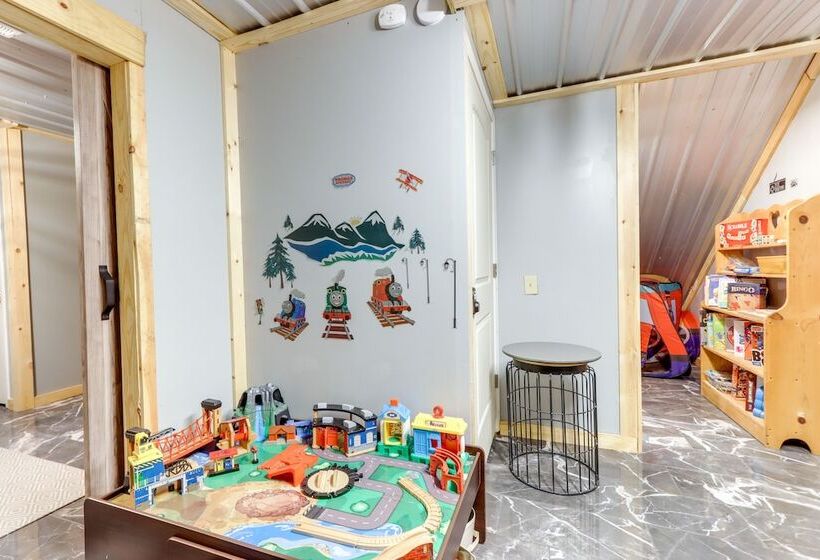 Custom Built Luxury Cabin W/ Tesla Charger!