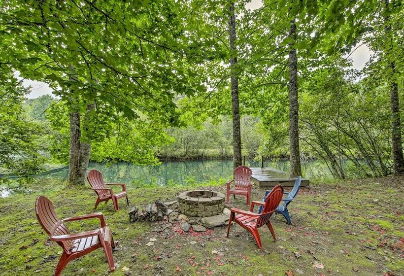 Deer Haven  Cabin: 5 Mi To Dtwn Blue Ridge!