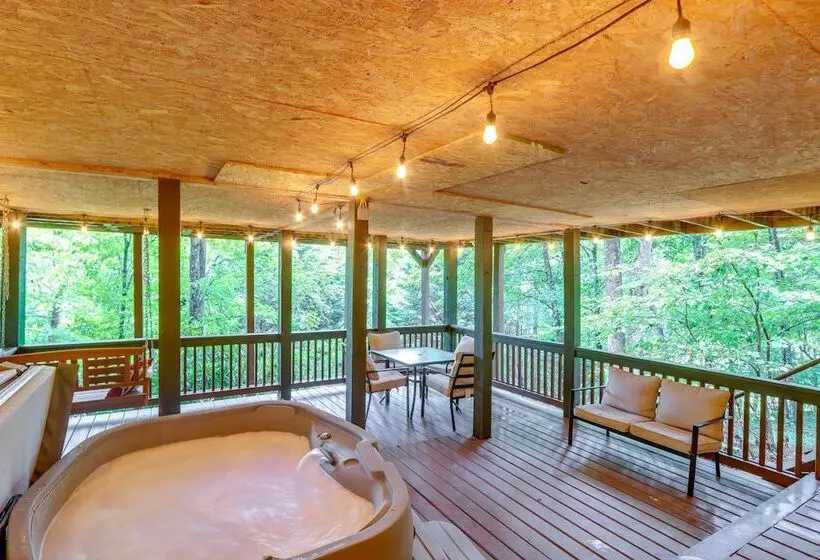 Deer Haven  Cabin: 5 Mi To Dtwn Blue Ridge!