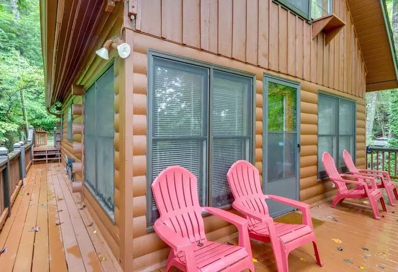 Deer Haven  Cabin: 5 Mi To Dtwn Blue Ridge!