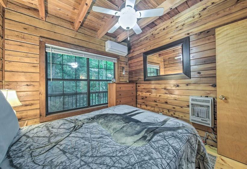 Deer Haven  Cabin: 5 Mi To Dtwn Blue Ridge!