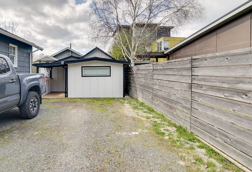 Dreamy Puget Sound Vacation Rental: Steps To Bay!