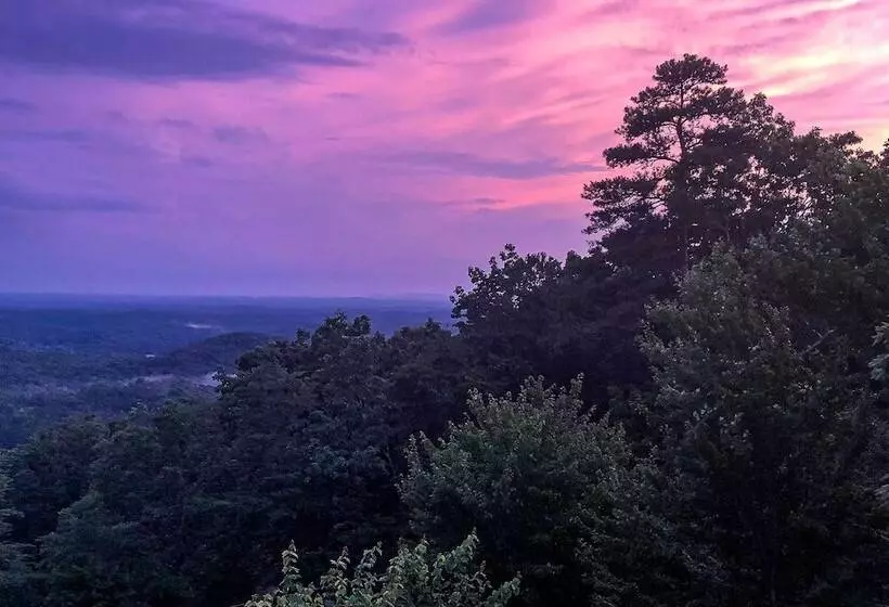 Eclectic Ranger Home W/ Mtn Views + Hot Tub!