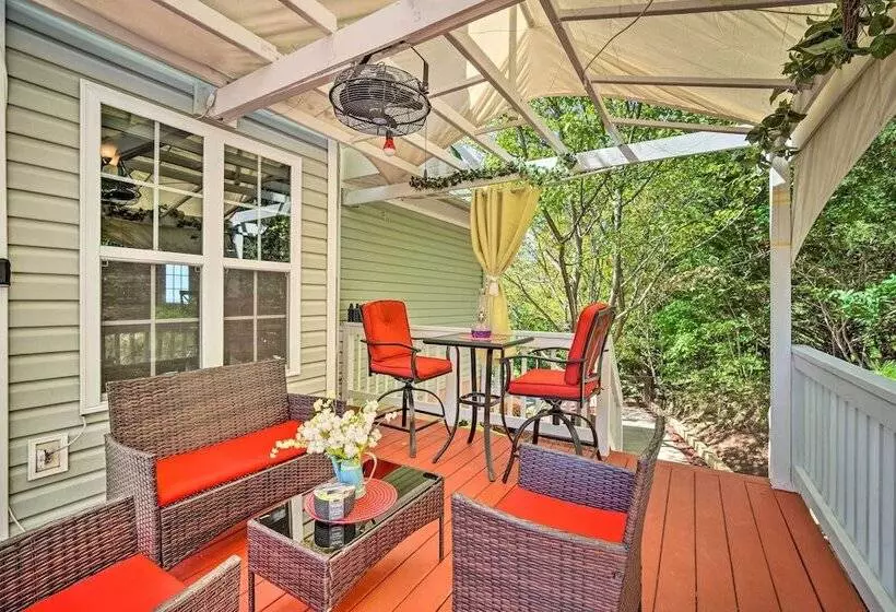 Eclectic Ranger Home W/ Mtn Views + Hot Tub!