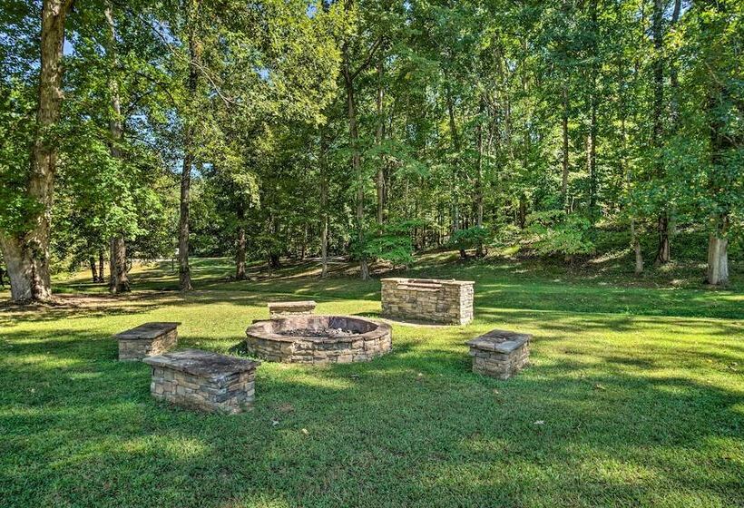 Eclectic Ranger Home W/ Mtn Views + Hot Tub!