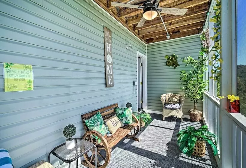 Eclectic Ranger Home W/ Mtn Views + Hot Tub!