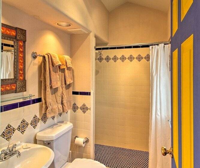 Esperanza Quaint Tucson Home W/hot Tub & Patio