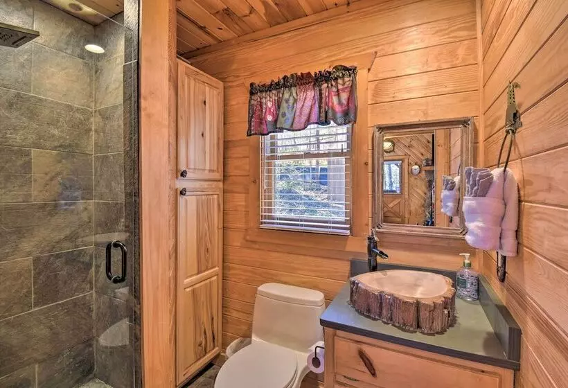 Helen Cabin W/ Deck & Hot Tub < 1/2 Mi To Main St