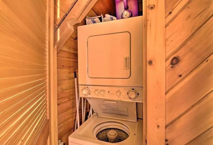 Helen Cabin W/ Deck & Hot Tub < 1/2 Mi To Main St