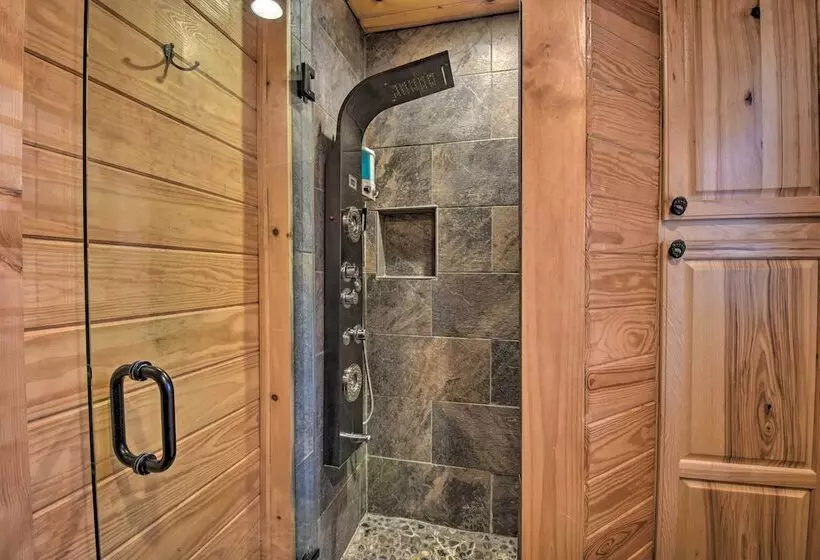 Helen Cabin W/ Deck & Hot Tub < 1/2 Mi To Main St