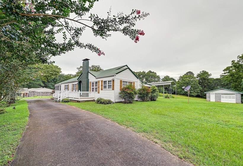 Home In Temple W/ Screened Porch + Gas Fireplace!