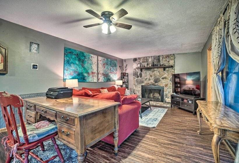 Idyllic Sky Valley Home W/ Pool & Hot Tub Access!