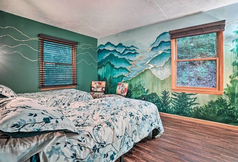 Idyllic Sky Valley Home W/ Pool & Hot Tub Access!