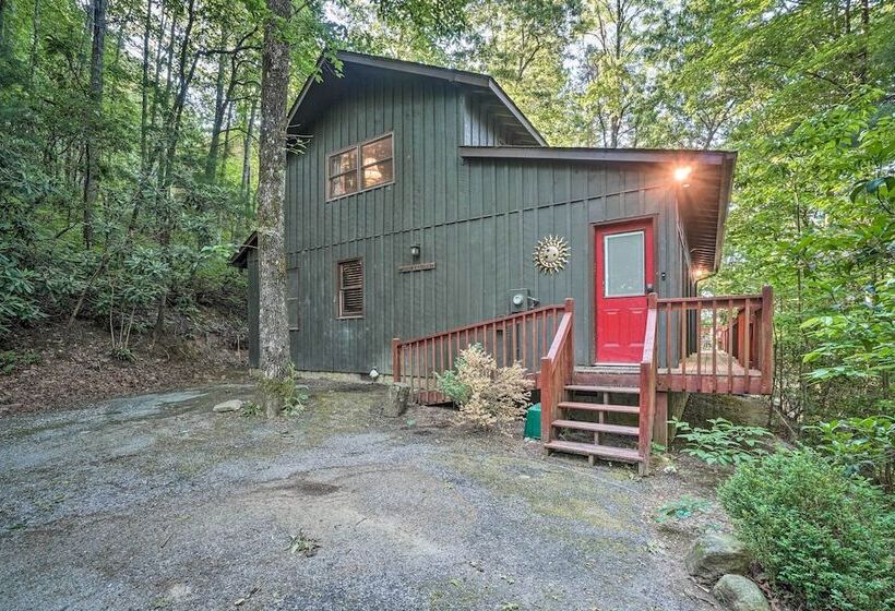 Idyllic Sky Valley Home W/ Pool & Hot Tub Access!