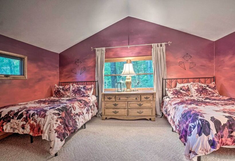 Idyllic Sky Valley Home W/ Pool & Hot Tub Access!