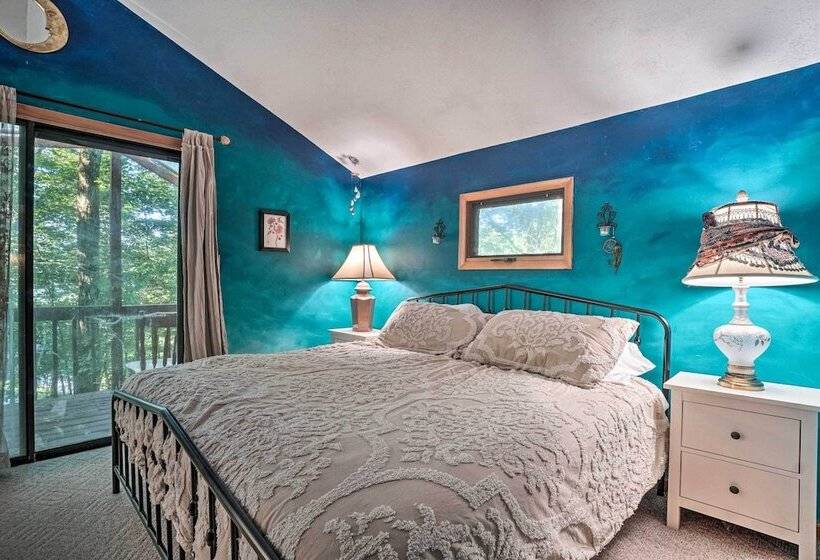 Idyllic Sky Valley Home W/ Pool & Hot Tub Access!