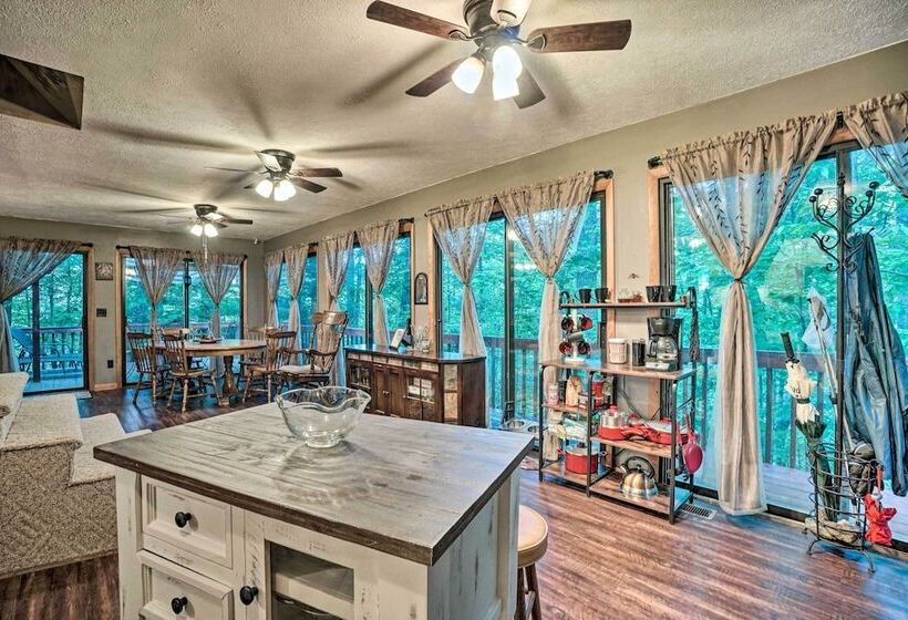 Idyllic Sky Valley Home W/ Pool & Hot Tub Access!