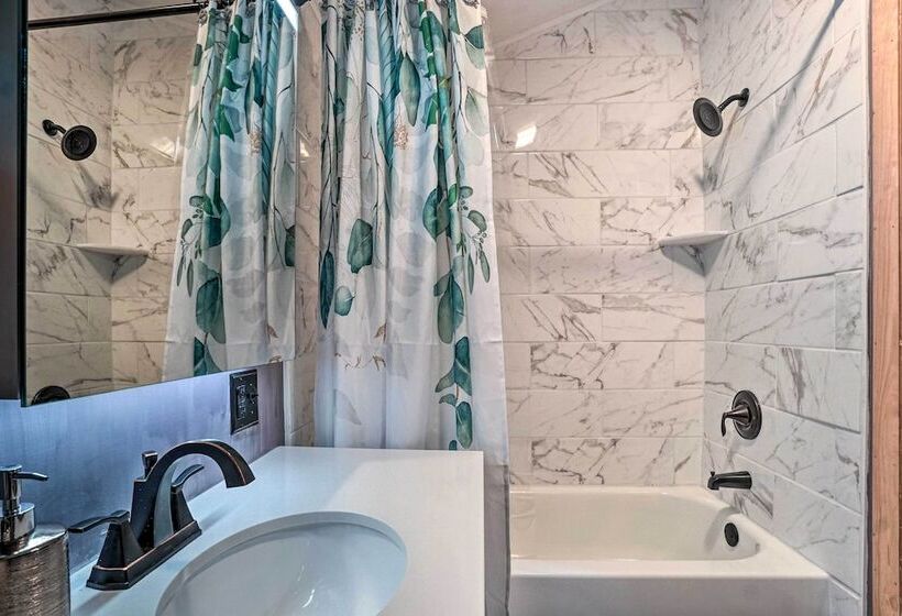 Idyllic Sky Valley Home W/ Pool & Hot Tub Access!