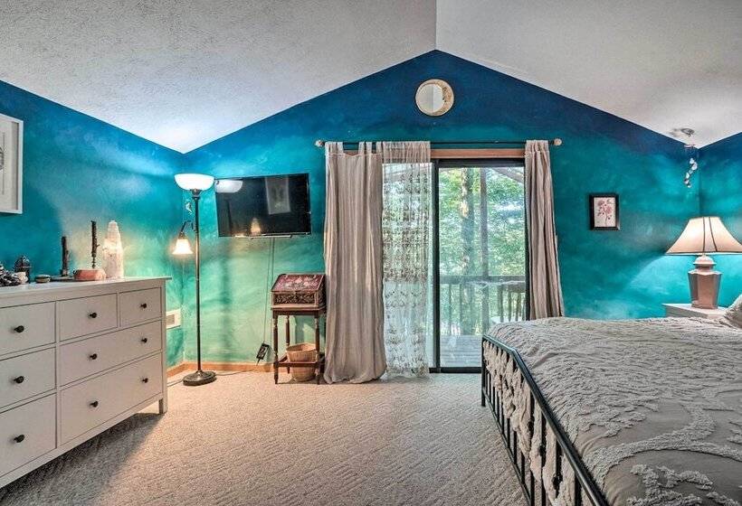 Idyllic Sky Valley Home W/ Pool & Hot Tub Access!