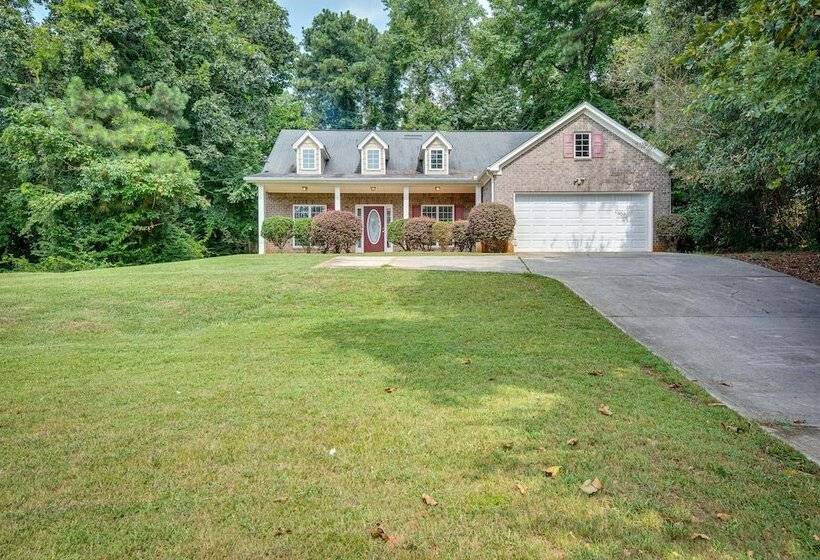 Inviting Austell Home: 14 Mi To Downtown Atlanta!