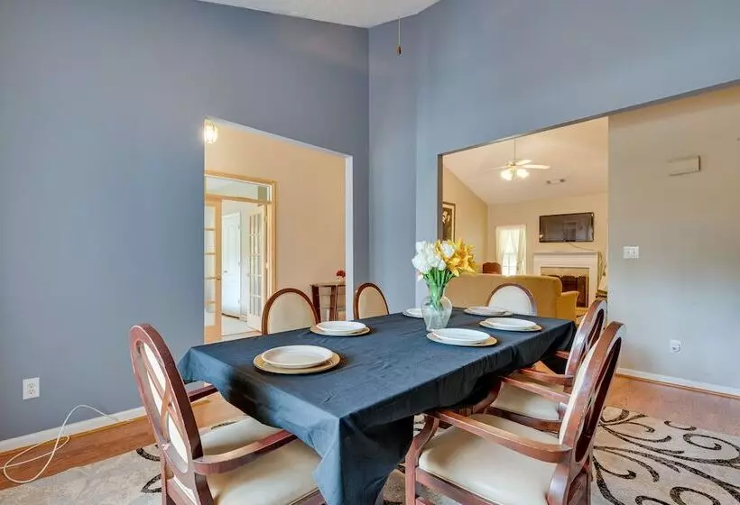 Inviting Austell Home: 14 Mi To Downtown Atlanta!