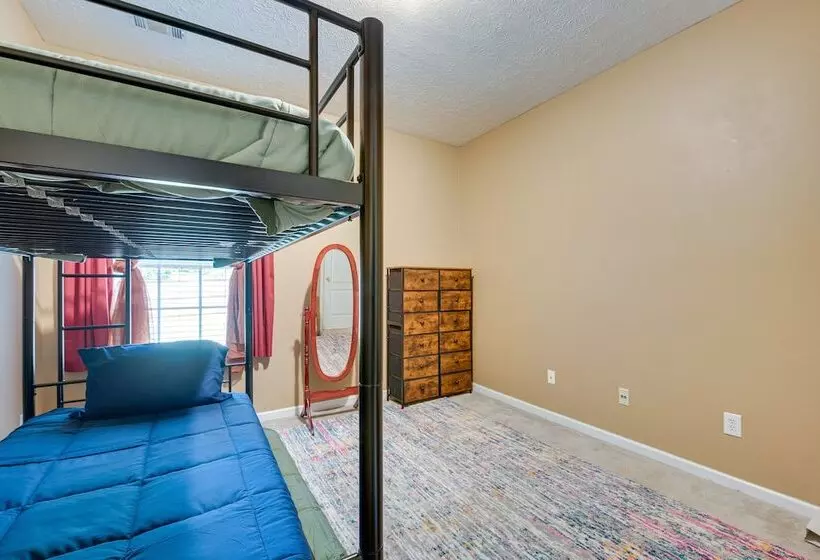 Inviting Austell Home: 14 Mi To Downtown Atlanta!