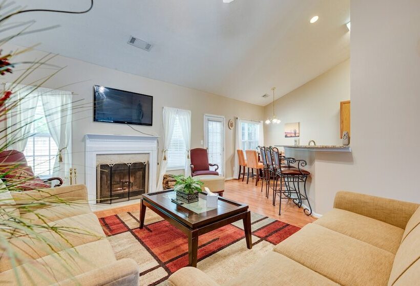Inviting Austell Home: 14 Mi To Downtown Atlanta!