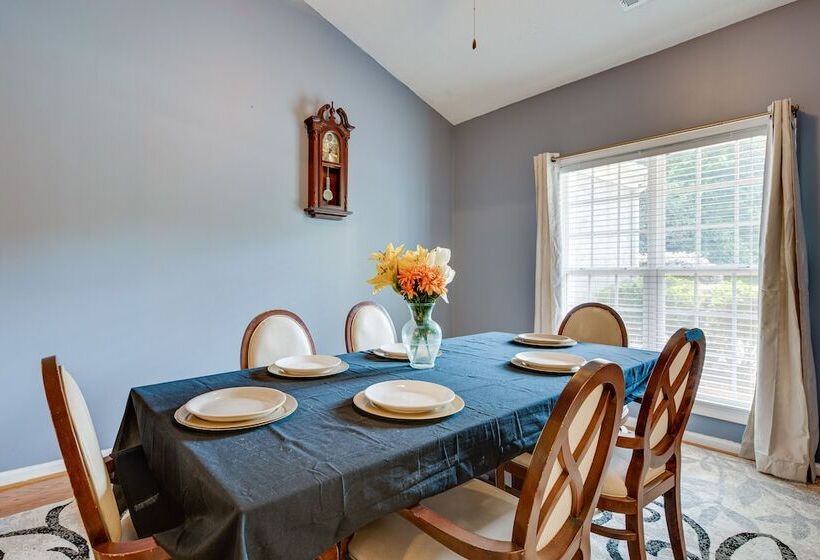 Inviting Austell Home: 14 Mi To Downtown Atlanta!