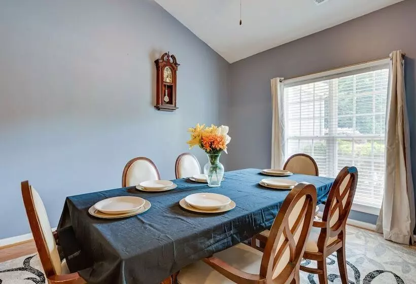 Inviting Austell Home: 14 Mi To Downtown Atlanta!