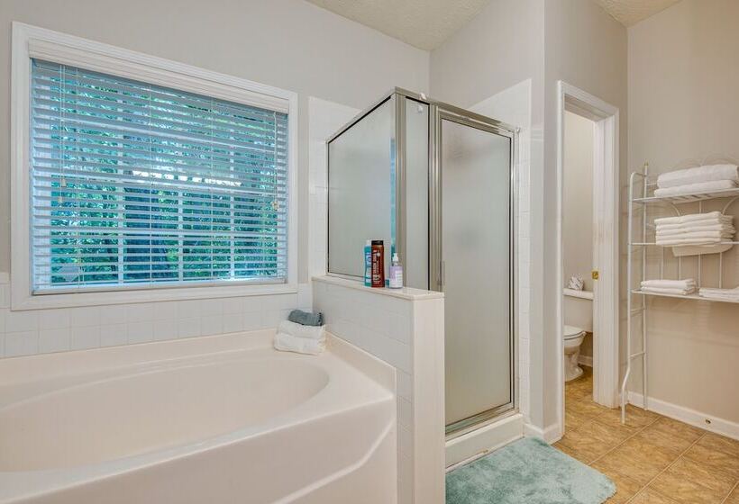 Inviting Austell Home: 14 Mi To Downtown Atlanta!