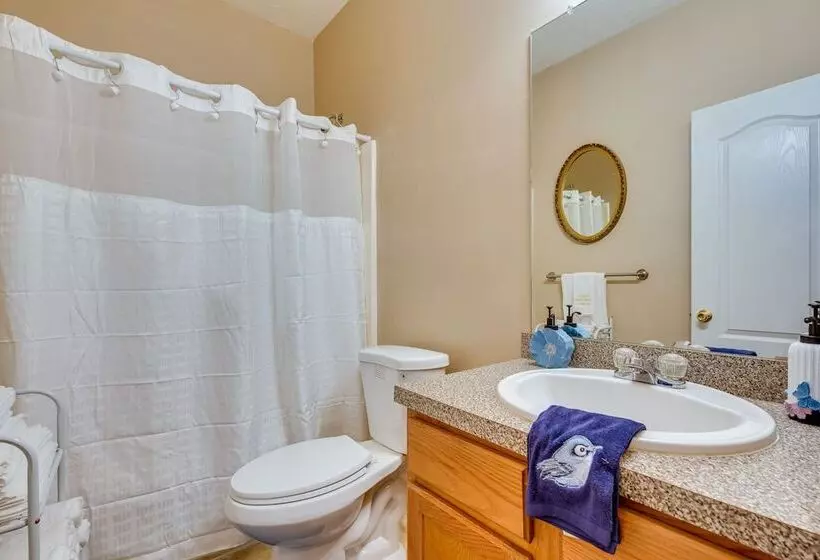 Inviting Austell Home: 14 Mi To Downtown Atlanta!