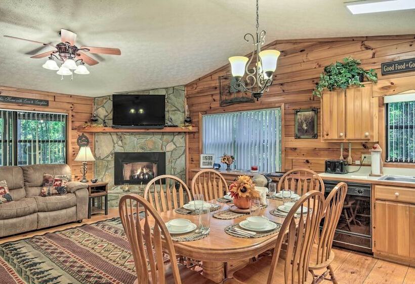 Blairsville Cabin W/ Private Hot Tub!