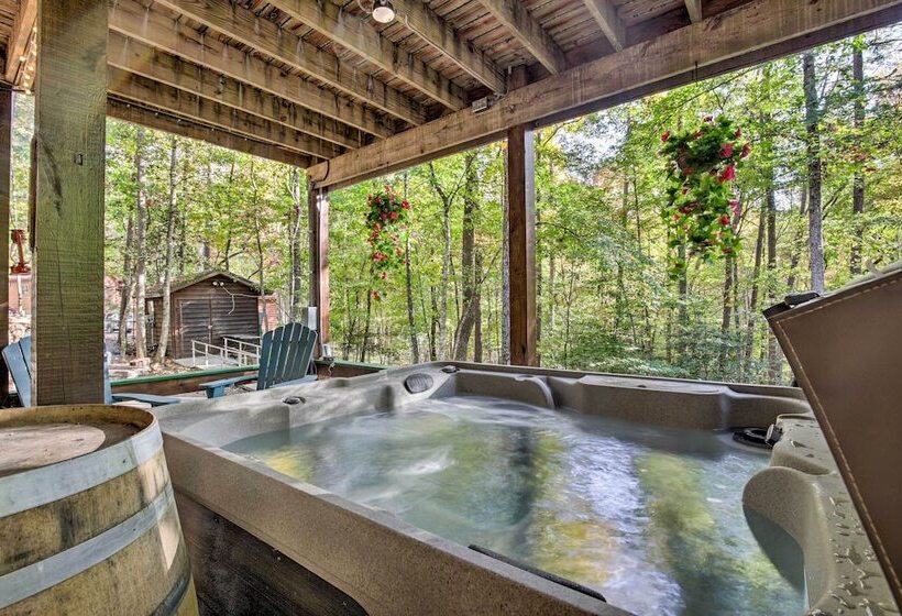 Blairsville Cabin W/ Private Hot Tub!