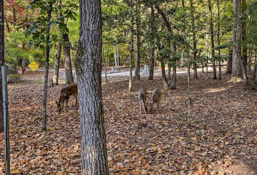 Blairsville Cabin W/ Private Hot Tub!