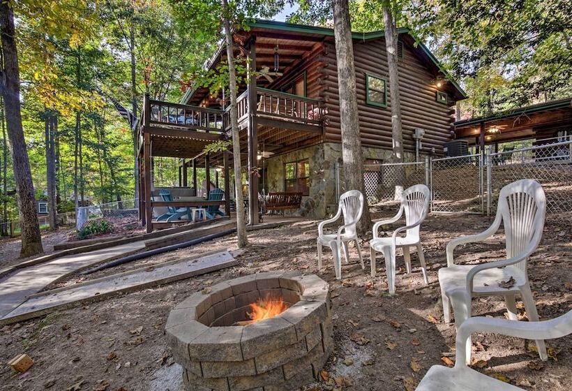 Blairsville Cabin W/ Private Hot Tub!