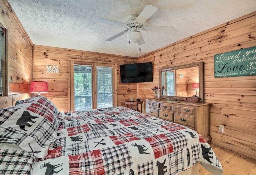 Blairsville Cabin W/ Private Hot Tub!